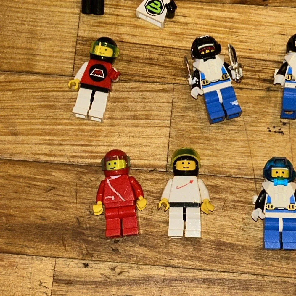 Vintage Lego Scuba & Space Minifigures Lot